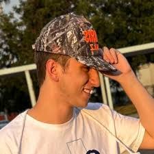 Scott Beemer's Instagram, Twitter & Facebook