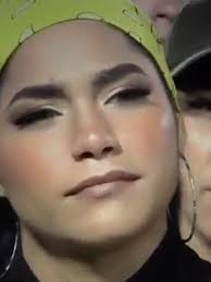 #Ecuador Se dio un enfrentamiento verbal entre Sara Toscano y Gilmar  Solórzano, participantes del reality BLN La Competencia, y todo comenzó por  lo siguiente: -Sara ayer dijo que la base que usó ...