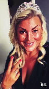 Tack alla fina för dessa underbart många fina grattishälsningar !! Nu sova  sen ladda inför Almedalen , men först soppköket i morgon kväll🌺🌺🌺🌺 Tack  för att ni finns