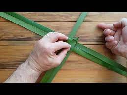 Raranga Christmas Star How To Make A Christmas Star Out Of Flax Youtube Weaving For Kids Flax Weaving Leaf Crafts