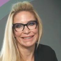 Lisa Render's Instagram, Twitter & Facebook