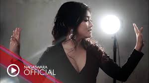 Em d mengapa terlambat c bm cintamu t'lah termiliki c d sedang diriku dengan dia g tak. Farani Atas Nama Cinta Official Music Video Nagaswara Music Youtube