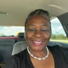 Yolanda Dean (@imyolandadean)