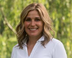 Elizabeth Caraballo's Instagram, Twitter & Facebook