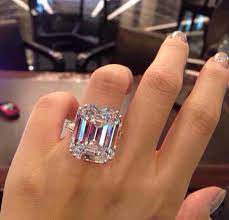 Pin By Gaudy Hernandez On Bling Bling Wedding Rings For Women Silver Engagement Rings Graff Diamond Ring