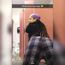 Twerk: Pawg high school thot shaking her ass in the bathroom | Porn GIF HD  (mp4, 0:12, 1080x1080) | videotwerk.com
