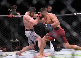 Той прие битка с кратко предизвестие с ислам махачев в своя дебют. Ufc Ne Lyubit Platit Borcam No Mahachev S Carukyanom Prevratili Voznyu V Shedevr Noch V Kletke Blogi Sports Ru