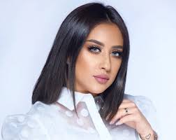 حبيبي يا حبيبي ، إنت فين حبيبي يا ، ياحلم أنا عشت عمري بستناه وأتمناه الفرقة عليا صعبة وإزاي يداري شوقي وأنا أعمل ايه لو أغمض عيني وأصحى ألاقيك هنا للبعد نهاية وإنت بقالك سنة يلا وتعالى أنا قلبي حيتعب كده إنت فين حيرة في. Ø¨Ø§Ù„ÙÙŠØ¯ÙŠÙˆ ÙØ±Ø­ Ø§Ù„Ù‡Ø§Ø¯ÙŠ ØªØªØ­Ø¯Ù‰ Ù…Ù†ØªÙ‚Ø¯ÙŠÙ‡Ø§ ÙˆØªØ³ØªØ¹Ø±Ø¶ ØµÙˆØ±Ù‡Ø§ Ù‚Ø¨Ù„ Ø§Ù„Ø´Ù‡Ø±Ø© ÙÙŠØ¯ÙŠÙˆ Dailymotion