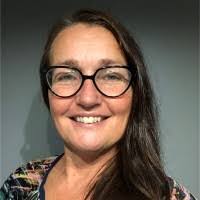 Tami Hill's Instagram, Twitter & Facebook