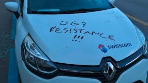 Auch die hotline ist offenbar überlastet. 5g Vandalismus Gegner Schlagen Swisscom Auto Scheiben Ein Netzwoche