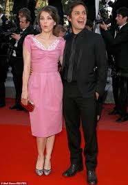 In the film, gael and diego play best friends julio and tenoch. Natalie Portman S Ex Boyfriend Gael Garcia Bernal Separates With Wife Dolores Fonzi Daily Mail Online