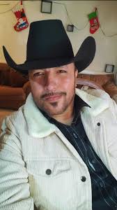 Abriguensen bien amigos Cuídense del frío! Saludos y un fuerte abrazo desde  la frontera del norte de coahuila.. ARREE PUEES mi razita fregona  🙏🏻🌹💯💪🏻🤠👌🏻