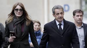Nicolas sarkozy will likely serve his one year prison term at his wife carla bruni's £2.5m mansion after being found guilty of trying to bribe a judge. Cover Foto Von Nicolas Sarkozy Und Carla Bruni Sorgt Fur Lacher