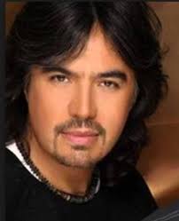 Alejandro in TPD vs Danny in 100daystofallinlove