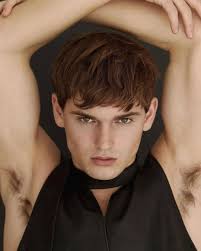 吓死我了！我以为他英年早婚！_手机搜狐网