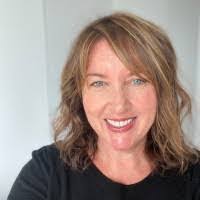 Tamara Draper's Instagram, Twitter & Facebook