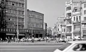 Din pacate, au existat in perioada interbelica mari oameni de cultura ce au simpatizat cu aceasta miscare. Magazinul Bucuresti Va Fi Redeschis Cum AratÄƒ DupÄƒ ReconstrucÅ£ie ClÄƒdirea EmblematicÄƒ A Bucurestiului Interbelic