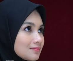 Inilah sosok anak sultan brunei ym sultan hassanal bolkiah pangeran abdul mateen tamu spesial dalam pelantikan presiden dan wakil presiden. Norjuma Kawin Sultan Brunei