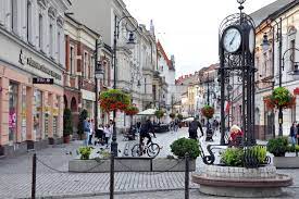 Trzecie pod względem liczby mieszkańców i piąte pod względem powierzchni miasto2 w województwie małopolskim i największe miasto beskidu sądeckiego. Europolis Nowy Sacz Miasto Malo Obywatelskie Twoj Sacz