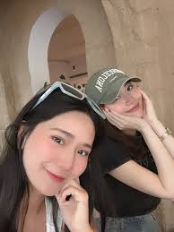 認真的很喜歡我的十月🤎 像顯化月一樣～心裡所想的都花開結果(自從帶了30W的金飾人生像開外掛一樣🤪?!! 很快的夏天準備要結束了～bye  summer☀️ Hello雪季❄️ #跳脫劇情