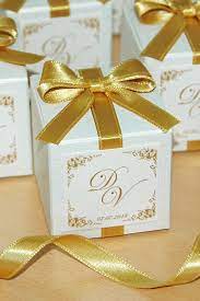 Wedding Bonbonniere Favor Box With Gold Bow White Candy Box Etsy Wedding Favor Boxes Personalized Wedding Favor Box Wedding Gift Favors