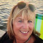 Donna Malecki's Instagram, Twitter & Facebook