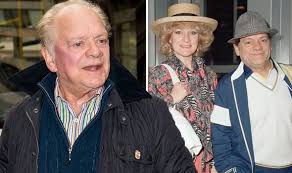 Presenting the danger mouse theme song mostly performed by danger mouse (david jason, also the announcer), penfold. David Jason Only Fools And Horses Legend Breaks Silence On Girlfriend S Death From Cancer Celebrity News Showbiz Tv Express Co Uk
