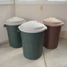 Frequent special offers and.all products from rubbermaid roughneck 45 gallon lid category are shipped worldwide with no additional fees. Lot Art Rubbermaid Roughneck 32 Gallon Trash Cans
