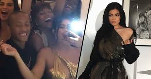 Help us build our profile of kylie jenner. Fans Think Kylie Jenner Is Dating Jaden Smith After He S Pictured With His Hand On Her Bum 22 Words