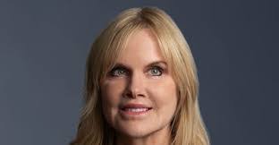 Lori Pomeroy's Instagram, Twitter & Facebook