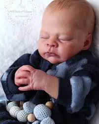 Pre-Orders Open Now! 📢 Don't miss your chance to bring Theo to life! This  18-19” reborn vinyl doll kit by @dm_h_studio Doris Moyers Hornbogen is a  must-have for collectors and artists. Secure