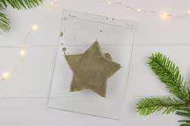 Ein vorteil des knetbetons ist, dass du diesen nicht mehr anzurühren brauchst und jede beliebige form modellieren kannst. Diy Sterne Aus Beton Zu Weihnachten Schnell Und Einfach Selber Machen