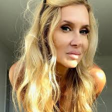 🏡❤️🥰 Our new home is coming together~ our move in date is July 1 and we  are super excited ❤️ I love that the golden hour sun hits the front of the