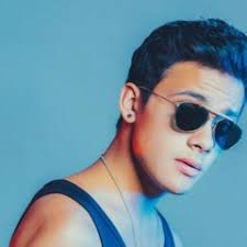 Stream Mia Villalobos music