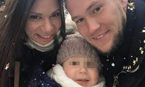Tomáš vaclík net worth jun, 2021. La Gran Noche Del Portero Tomas Vaclik Tras El Susto Vivido Con Su Hija De Tres Anos