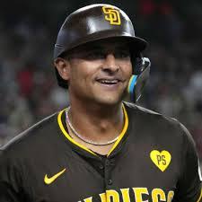 Mickey Holt's Instagram, Twitter & Facebook