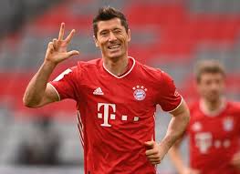 Latest robert lewandowski news including goals, stats and injury updates for bayern munich and poland striker plus transfer links and more here. Robert Lewandowski Pimpin Daftar Top Skor Eropa Di Akhir Tahun