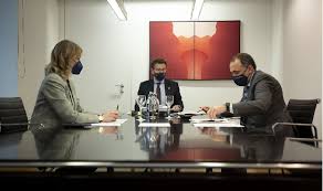 Compartimos información actualizada relativa a las medidas establecidas por el comité clínico de sanidad de la xunta en la reunión celebrada ayer 2 de. Restricciones Covid Galicia Que Municipios Abren