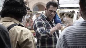 Viral radha krishna ji ke wallpaper of holi playing, vrindavan and braj mathura for the devotees to customize mobile screen. Video à¤ à¤° à¤¨ à¤ à¤¸ à¤ à¤® à¤¯ à¤¹ à¤°à¤¹ à¤¸à¤²à¤® à¤¨ à¤ à¤¨ à¤ à¤° à¤§ à¤« à¤² à¤® à¤ à¤¶ à¤ à¤ The Shooting Of Salman Khan Film Radhey In The Shadow Of Corona Know The Whole Situation By