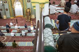 Sholat isya jadi pembeda bagi orang mukmin dan munafik. Guide To Perform Solat Aidilfitri Eid Prayers At Home This 2021