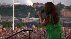 She has been among sweden's most popular performers since the early 1980s and has released albums ranging from pop and disco to hymns and folk music. Swedish Celebrity Feet Carola Haggkvist Cute766