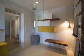 Grande Salle D Eau Avec Double Vasque Bois Et Meuble De Rangement Composition Sur Mesure Faience Et Carr Decoration Interieure Maison Architecture Interieure