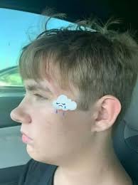 Teenager saves drowning toddler at park