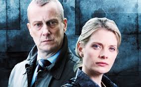 Meet the cast and learn more about the stars of of dci banks with exclusive news, photos, videos and more at tvguide.com. Dci Banks Episodi Trama E Cast Tv Sorrisi E Canzoni