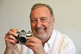 Wer hält hier die Kamera?