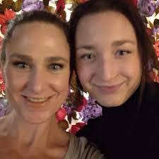 Keri Caswell's Instagram, Twitter & Facebook