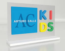 Esta tienda impacta, produxe ganas de comprar siempre Andres Ruge On Behance