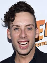 Justin Andrew's Instagram, Twitter & Facebook