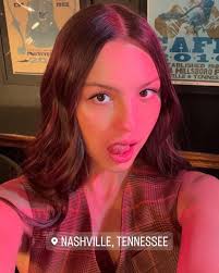 New photo of Olivia and Madison Hu! (📸: @madisonhu) __ #oliviarodrigo  #oliviarodrigoedit #oliviarodrigoedits #sour #sourtour #driverslicense  #dejavu #good4u #livie #livies #hsmtmts #hsmtmtsedit #hsmtmtsedits