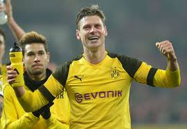 Bvb veteran lukasz piszczek has confirmed his move to an amateur club, but denied any signs of physical wear and tear. Lukasz Piszczek Of Borussia Dortmund Celebrates After Winning The Borussia Dortmund Dortmund Celebrities